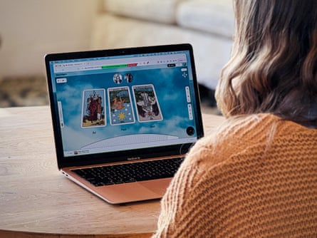 Moonlight, an app for tarot card reading