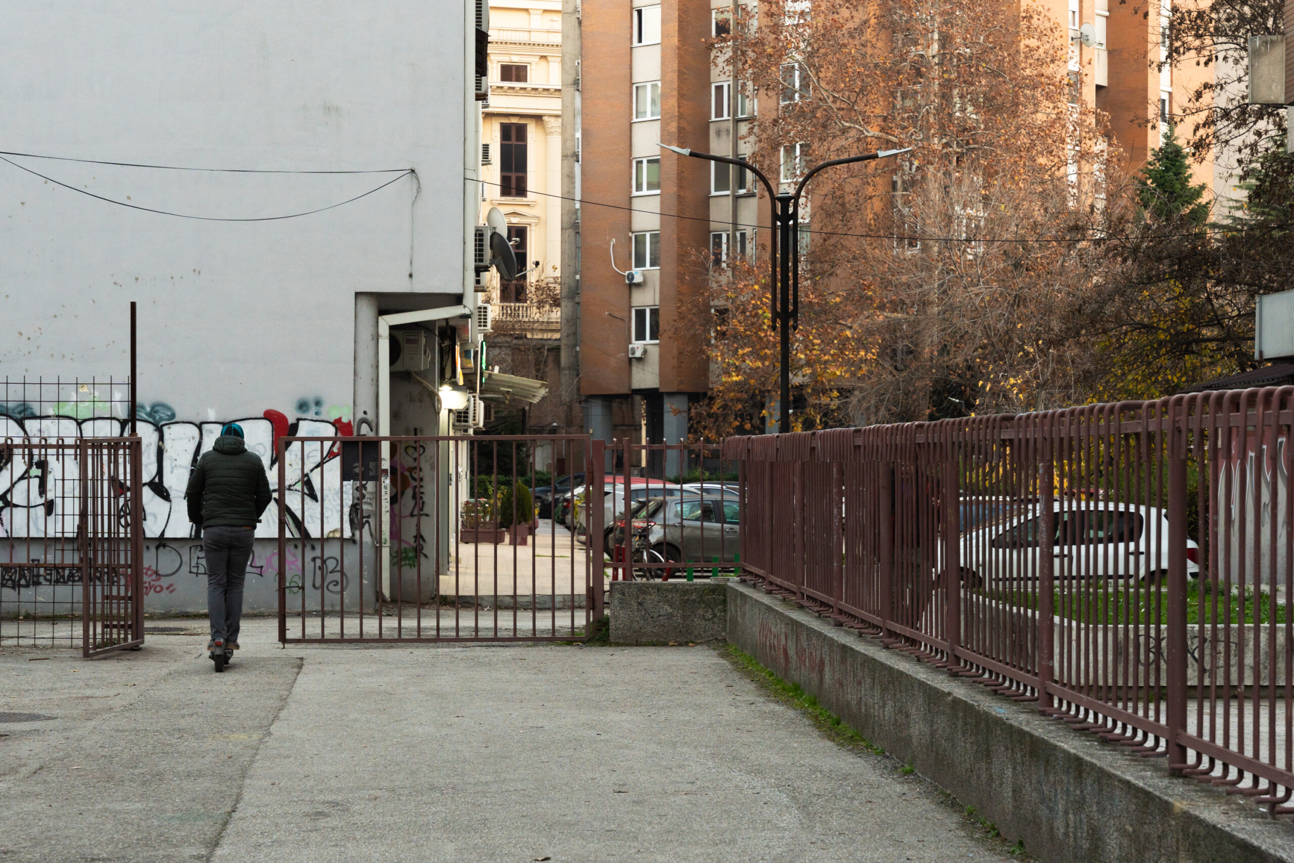 Nebojsa Mojsosk on the e-scooter