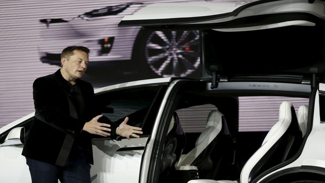 Elon Musk dissed Microsoft co-founder Bill Gates in a tweet saying, "My conversations with Gates have been underwhelming tbh". Musk remarks came after an unofficial Tesla news account expressed disappointment with the Microsoft billionaire's recent decision to buy a Porsche Taycan instead of a Tesla. At $1,03,800, the Taycan is a direct competitor to several Tesla models. The tweets came after Gates revealed that he bought his first-ever electric vehicle, a Porsche Taycan in an interview with popular YouTuber Marques Brownlee. While Gates seemed excited about his first electric vehicle, he also said that Tesla is the frontrunner in the passenger car industry addressing climate change. Elon Musk dissed Microsoft co-founder Bill Gates in a tweet saying, "My conversations with Gates have been underwhelming tbh". Musk remarks came after an unofficial Tesla news account expressed disappointment with the Microsoft billionaire's recent decision to buy a Porsche Taycan instead of a Tesla. At $1,03,800, the Taycan is a direct competitor to several Tesla models. The tweets came after Gates revealed that he bought his first-ever electric vehicle, a Porsche Taycan in an interview with popular YouTuber Marques Brownlee. While Gates seemed excited about his first electric vehicle, he also said that Tesla is the frontrunner in the passenger car industry addressing climate change.
