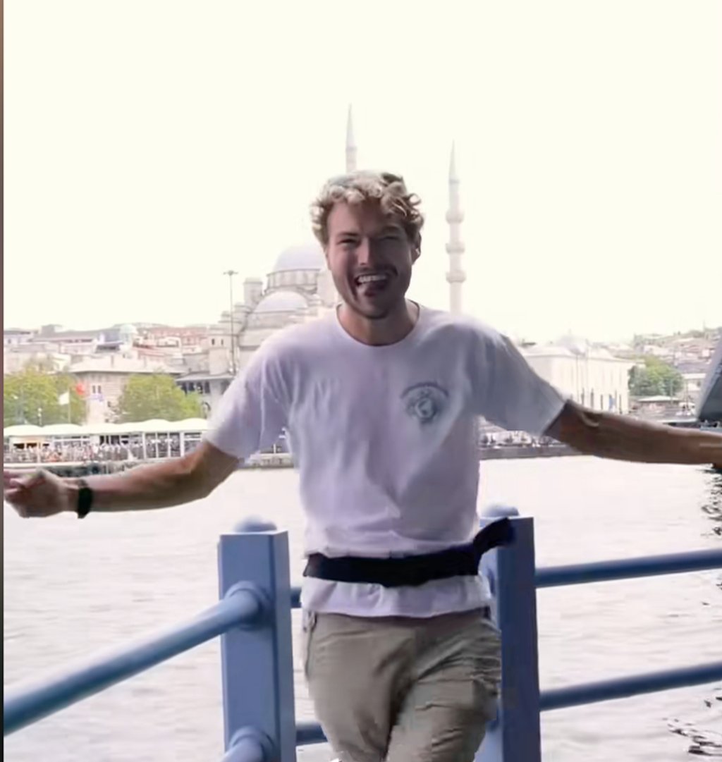 Le Guyader in a happy mood during one of the many stops on his 18,000 kilometre adventure. Photo: Douyin Le Guyader in a happy mood during one of the many stops on his 18,000 kilometre adventure. Photo: Douyin