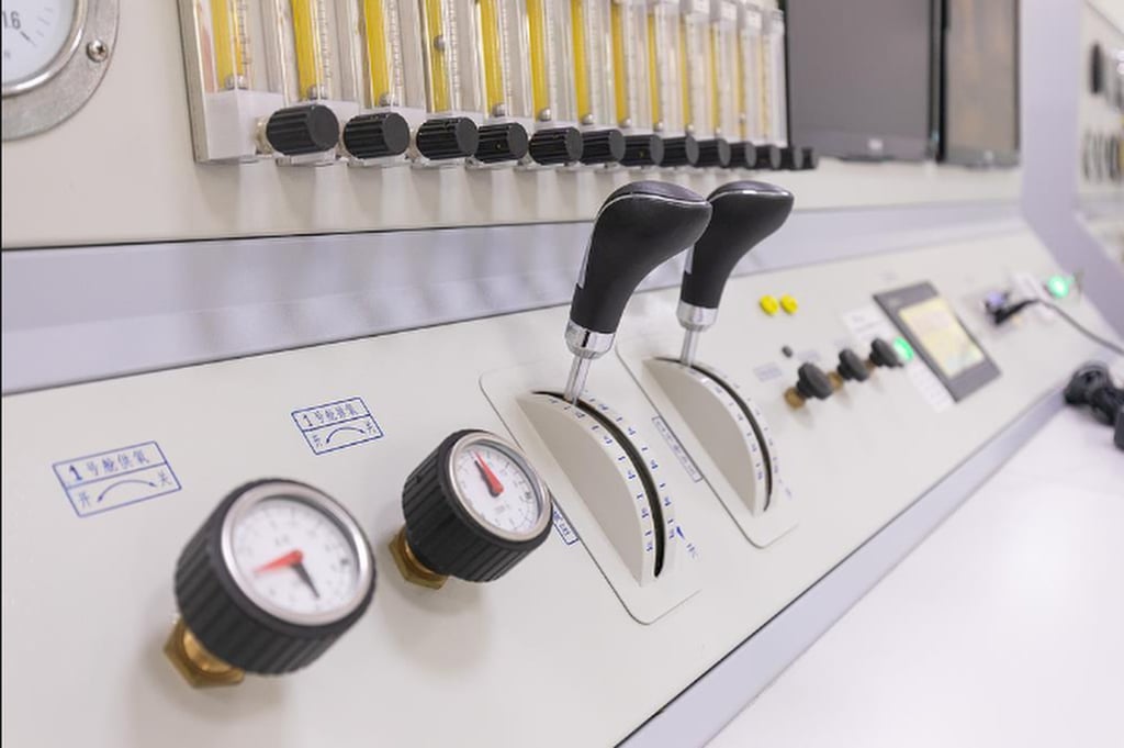 The controls for regulating oxygen levels in a hyperbaric chamber. Photo: Xinhua The controls for regulating oxygen levels in a hyperbaric chamber. Photo: Xinhua
