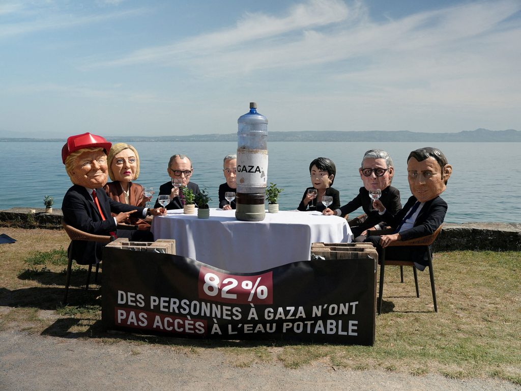 Oxfam protest against the G7 summit, in Publier