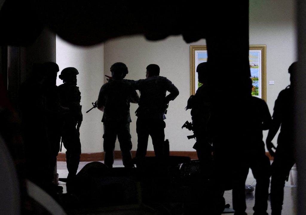 Philippine Senate holds senator and drug war enforcer dela Rosa in protective custody